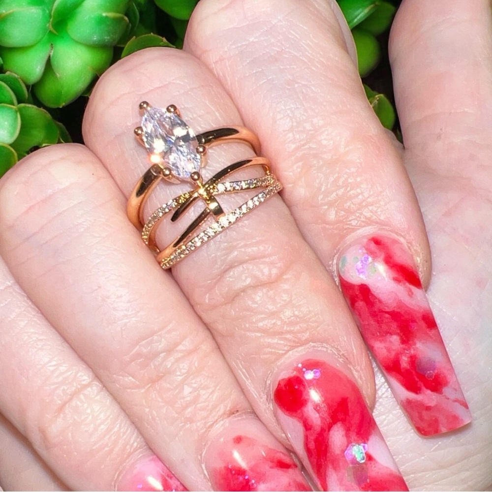 2️⃣ 18kGP Marquee cut AAAA Grade CZ Ring Set. 2 pieces.